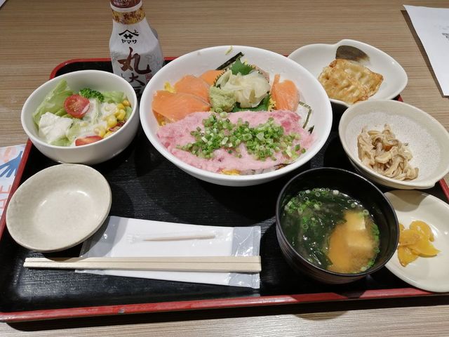 ネギトロサーモン丼