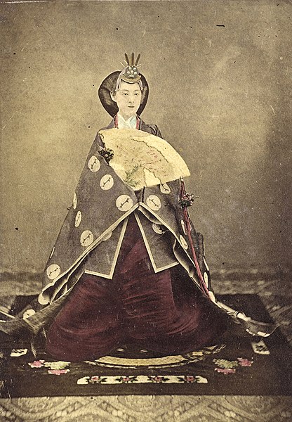 照憲皇太后　1872年（内田九一撮影）