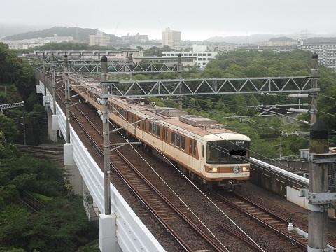 oth-train-302.jpg