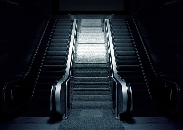 escalator-769790_640.jpg