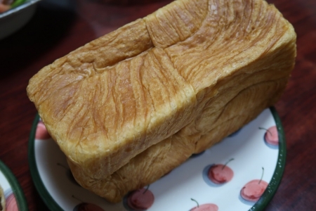 デニッシュ食パン