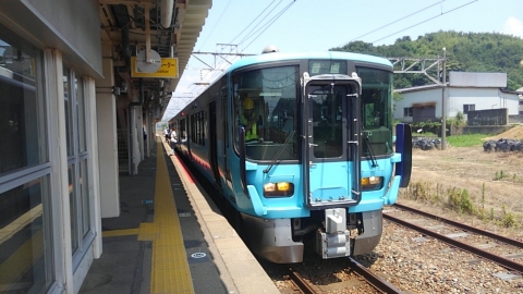 IRいしかわ鉄道521系