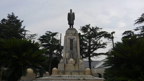 田中義一銅像