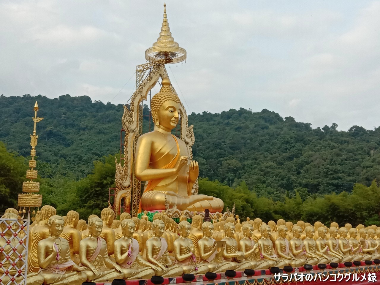 万仏節記念公園にある1,250体の仏像は圧巻！　in　ナコーンナーヨック県