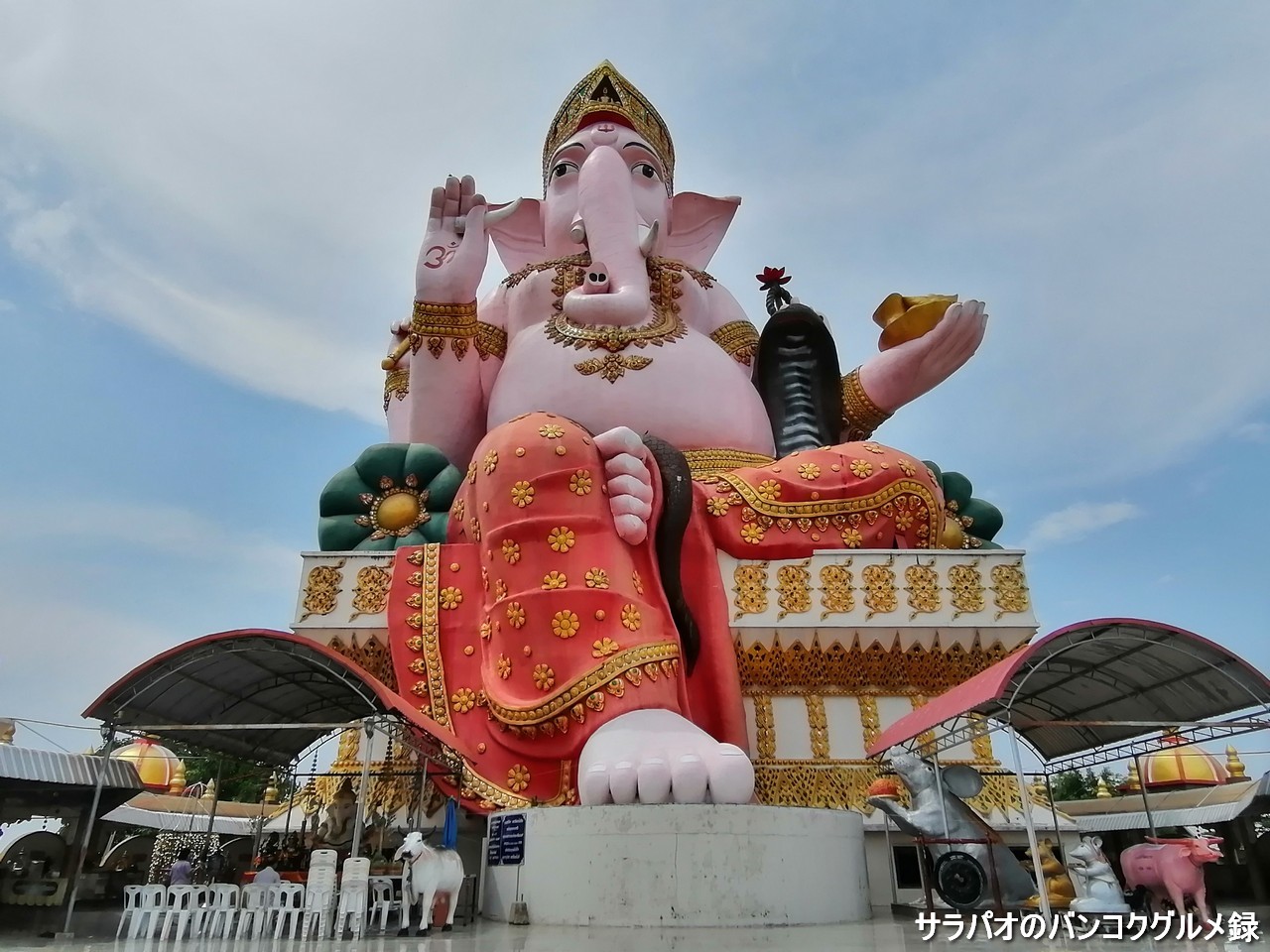ワット・プローン・アーカートはアジア最大のガネーシャ像で有名な寺院＠チャチューンサオ県