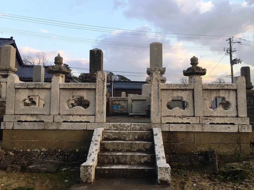 もり森玄達 新町 円静寺墓 (1)