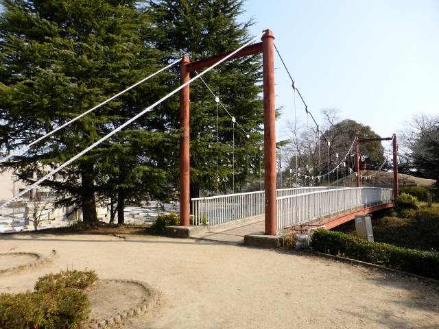 新池公園の吊橋170104